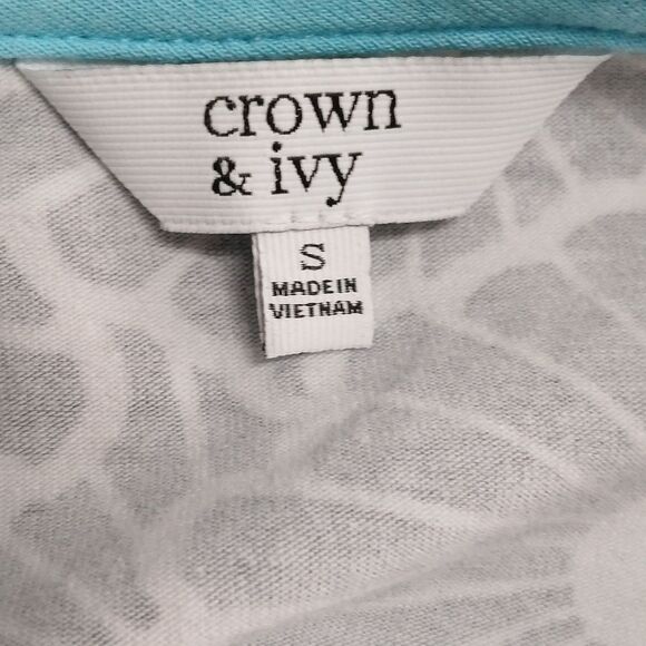 Crown & Ivy navy and white short sleeve top shirt Sz S NWOT - Picture 8 of 8
